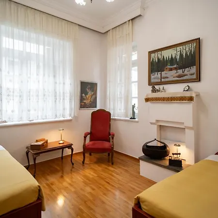 Apartment The Rock A 1923 Stone Heritage In Meteora *