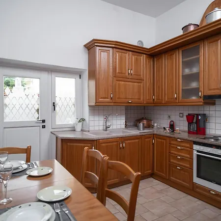The Rock A 1923 Stone Heritage In Meteora Apartment *